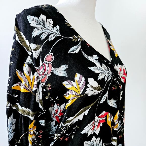 Simply Styled by Sears Size L Black Multi-Colored Long-Sleeved Leaf Floral Desig - Picture 10 of 16
